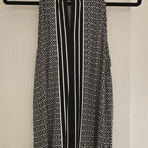 Max Studio Black and White Geometric Blouse